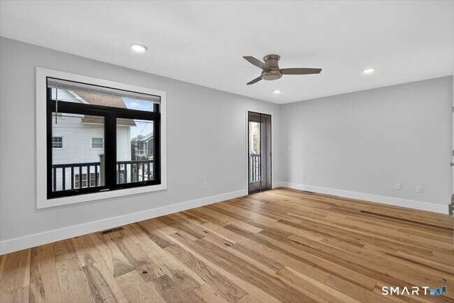 Building Photo - 32 1/2 Village Rd