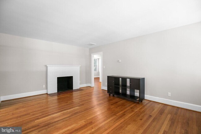 Building Photo - 1213 Stafford Ave