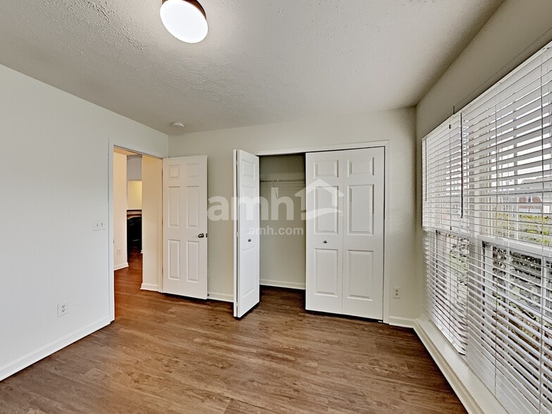 Building Photo - 2336 Hockett Dr