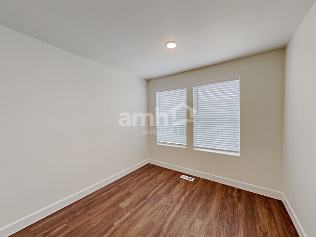 Building Photo - 6088 S Jordan Pkwy W