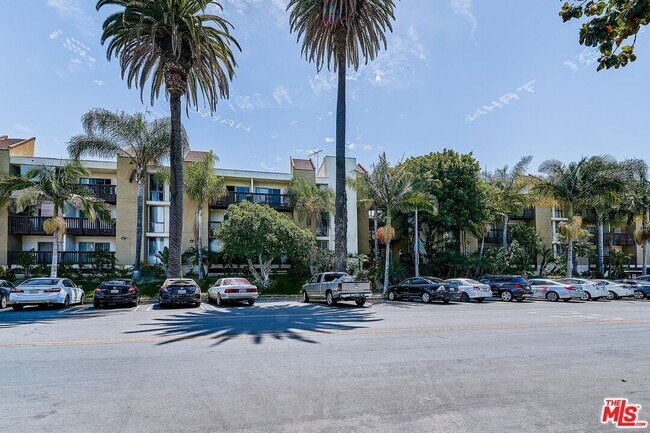 Building Photo - 320 S Ardmore Ave