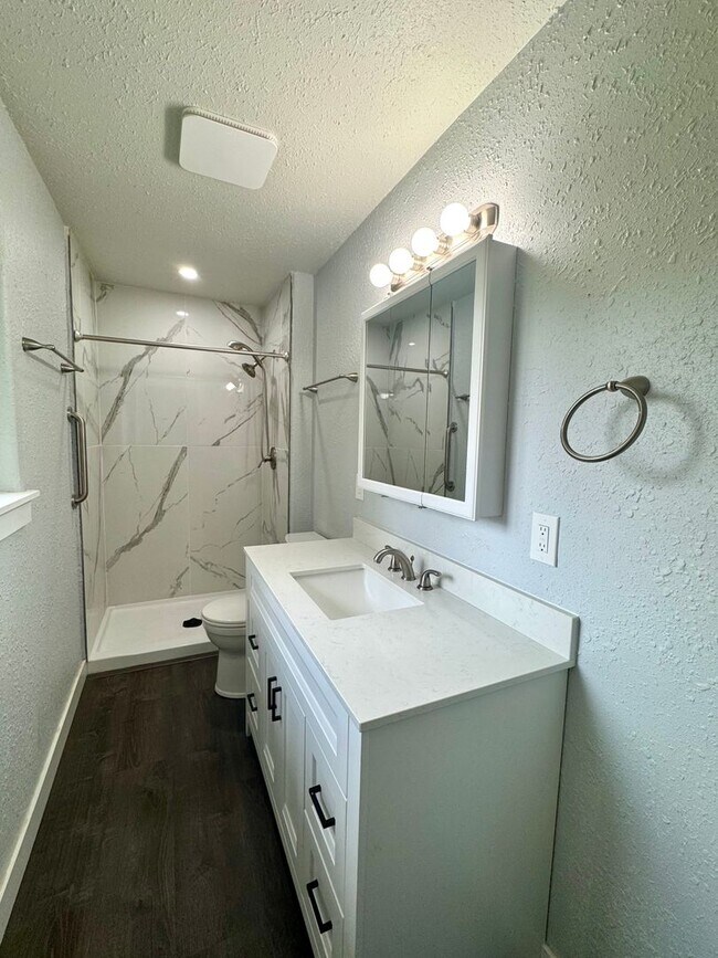 Building Photo - KENAI RANCH!