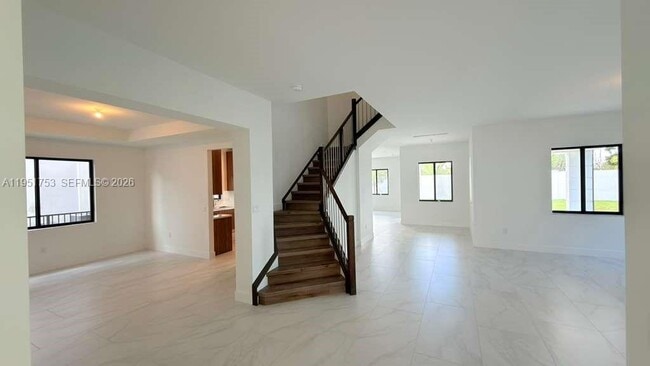 Building Photo - 19700 NE 14th Ave