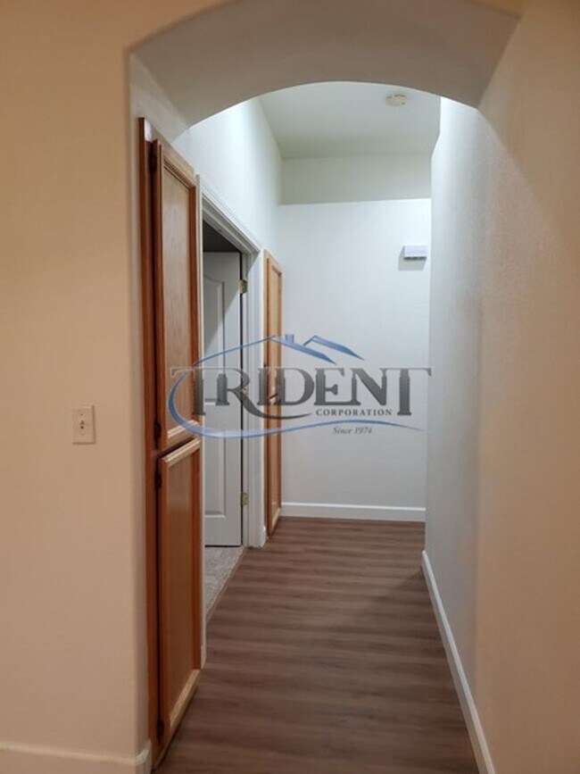 Building Photo - 4 bedroom 2 bath near schools and parks