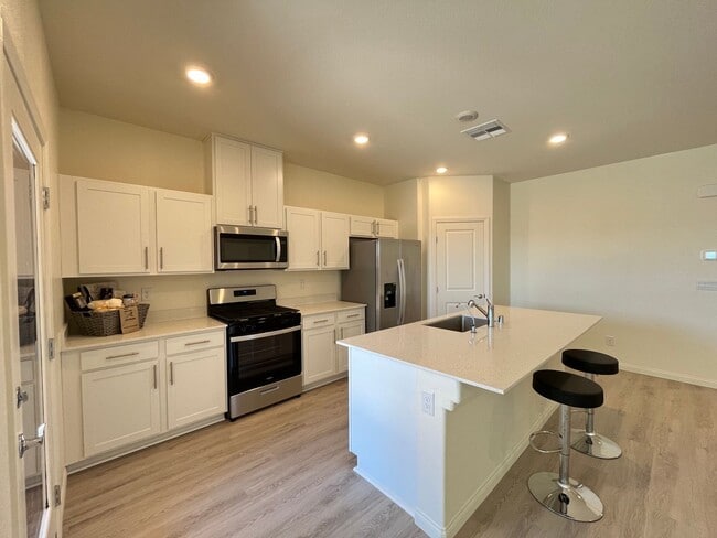 Building Photo - 3 Bedroom! Single Story Family home in the Heartland Hills Masterplan!