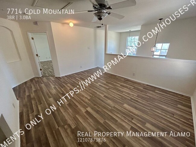 Building Photo - AVAILABLE NOW! 2-Story 3 Bedroom / 2.5 Bat...