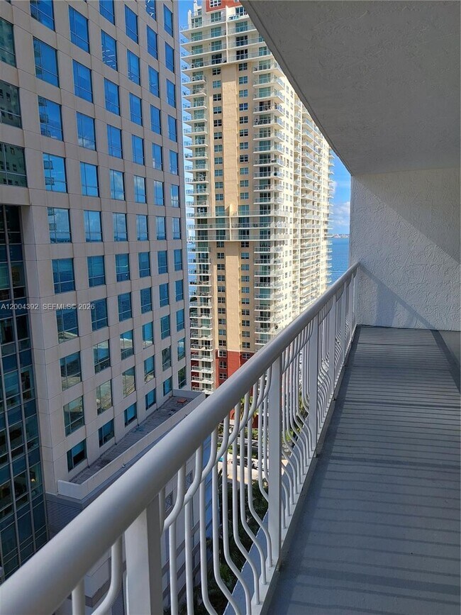 Building Photo - 1200 Brickell Bay Dr