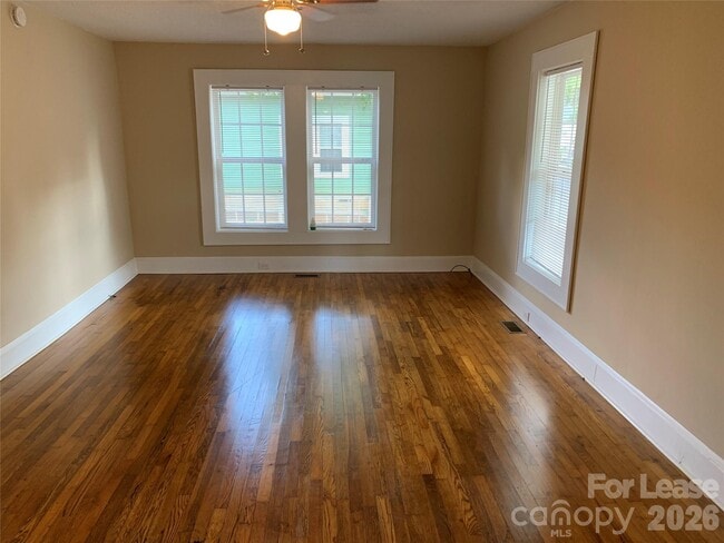 Building Photo - 208 Parker Ave