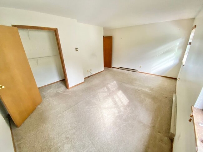 Building Photo - 2 Bedroom Condo in Williston VT Available ...