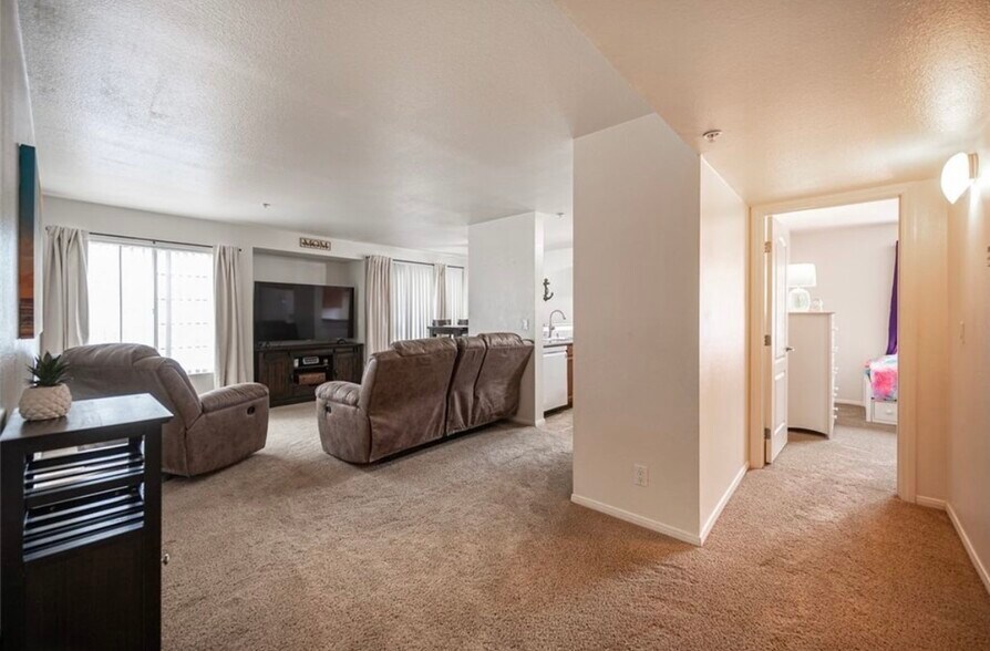 Building Photo - 2110 Sealion Dr