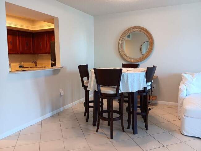 Building Photo - Stunning views, great amenities for 55+ re...