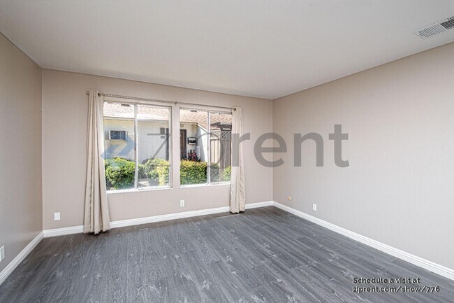 Building Photo - 370 Don Basillo Way