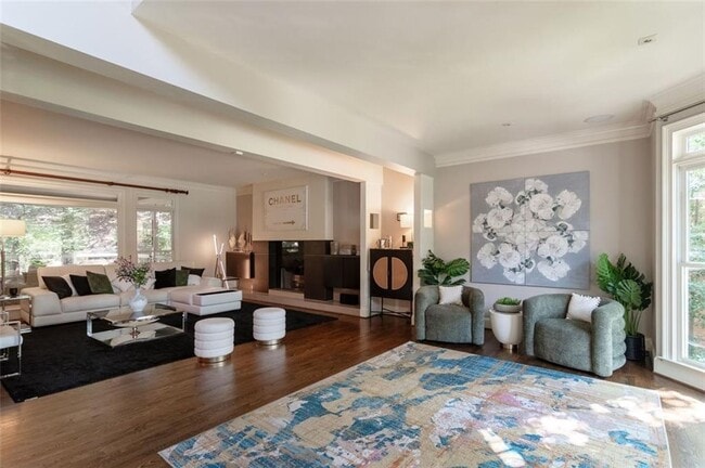 Building Photo - 3850 Glenhurst Dr