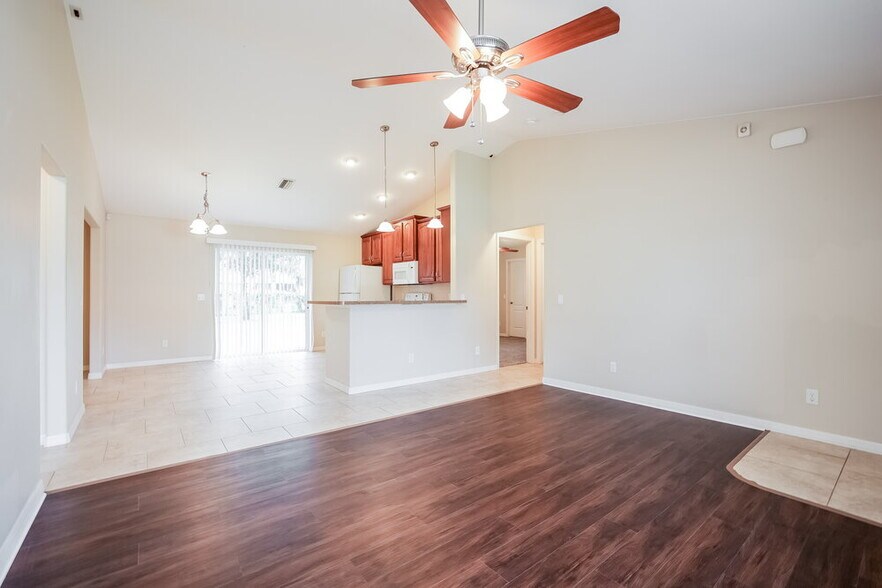 Building Photo - 3896 Ragen St