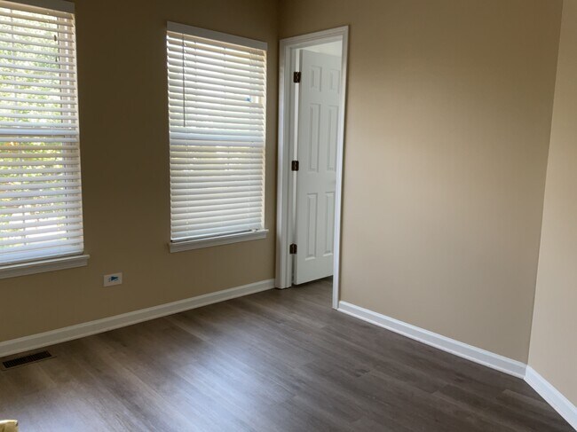 Building Photo - 1844 Courtwright Dr