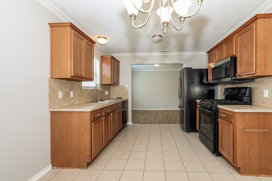 Building Photo - 1403 Natural Pine Trail