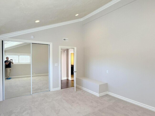 Building Photo - Highly upgraded ! Two Story Home With Prim...