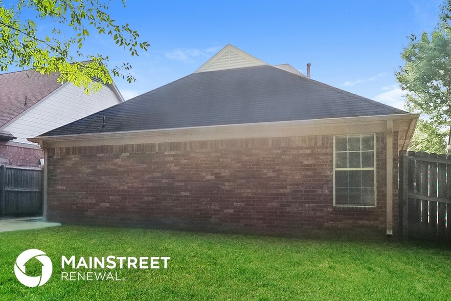 Building Photo - 1393 Marhill Cove