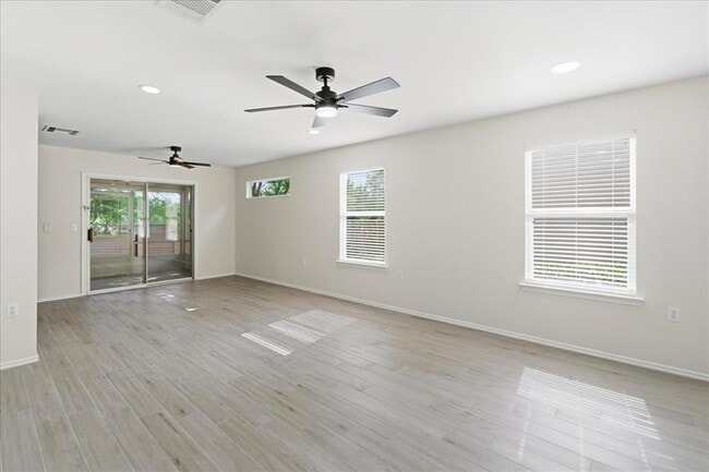 Building Photo - 104 Whitewing Way