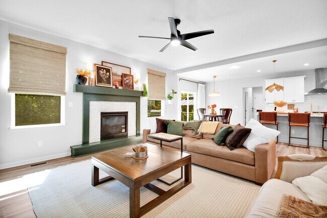 Building Photo - 354 Passina Rd