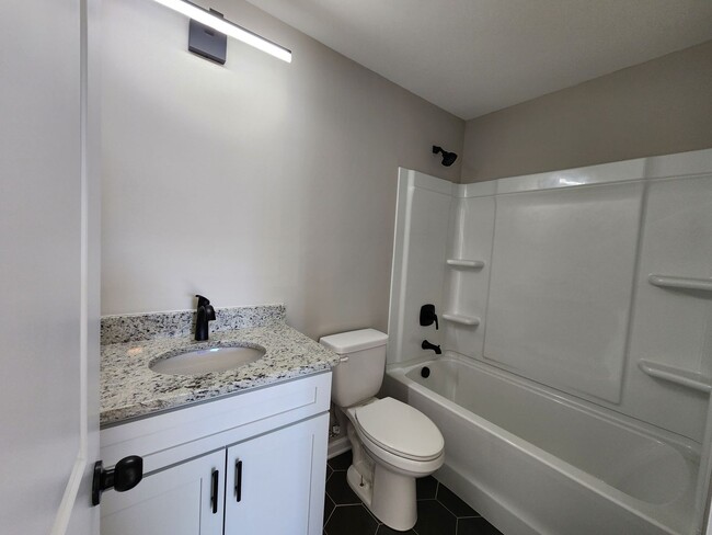 Building Photo - Lillie B Townhomes