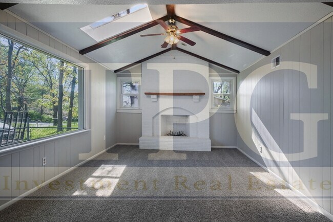 Building Photo - Newly Renovated, Pet Friendly Home in KCMO!