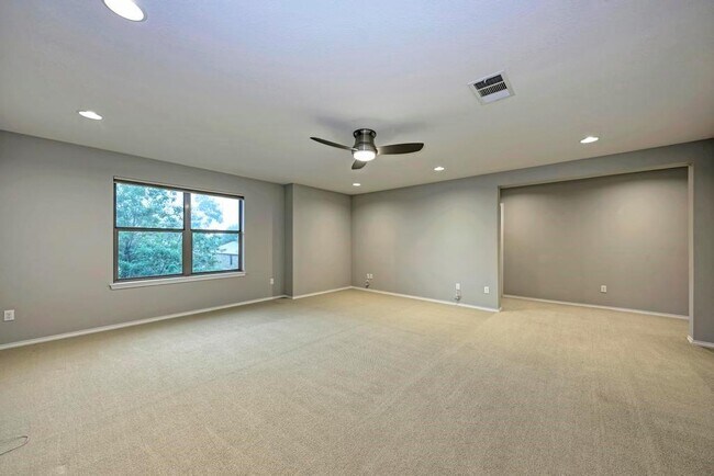 Building Photo - 2119 Howell Mountain Dr