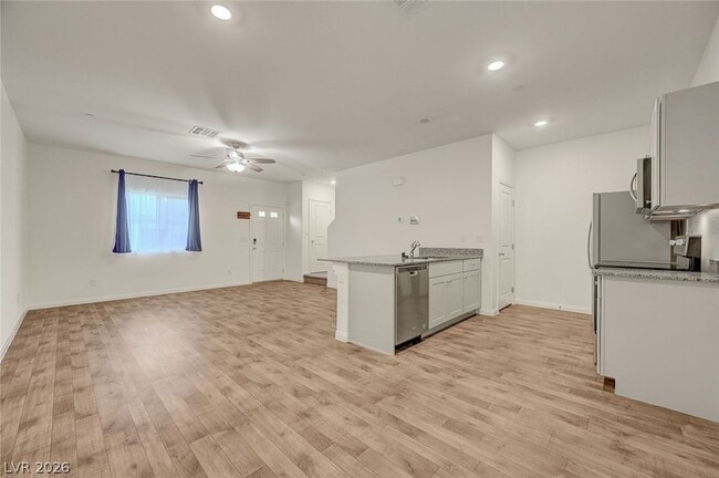 Building Photo - 4153 Lunar Cyn Ave
