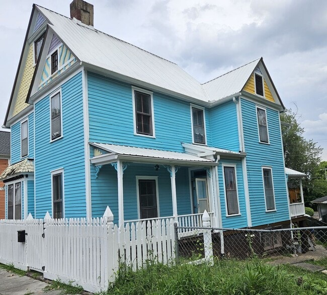 Primary Photo - Knoxville 37917 - 2 Bedroom, 1 Bath home –...