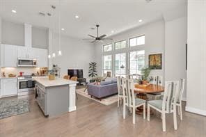 Building Photo - Close to everything