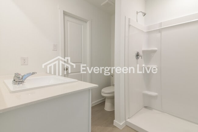 Building Photo - 832 Dressage Ln