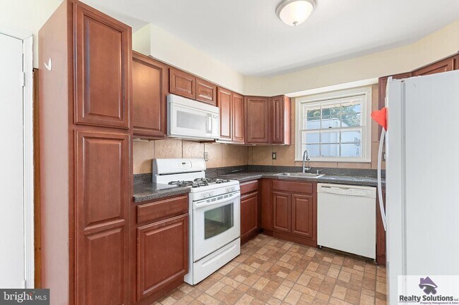 Building Photo - 353 Blackwood Clementon Rd