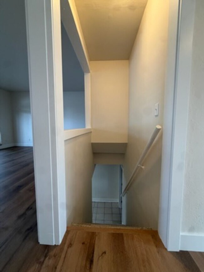Building Photo - Spacious 5 Bedroom Home Near UNC with Large Yard & Off-Street Parking