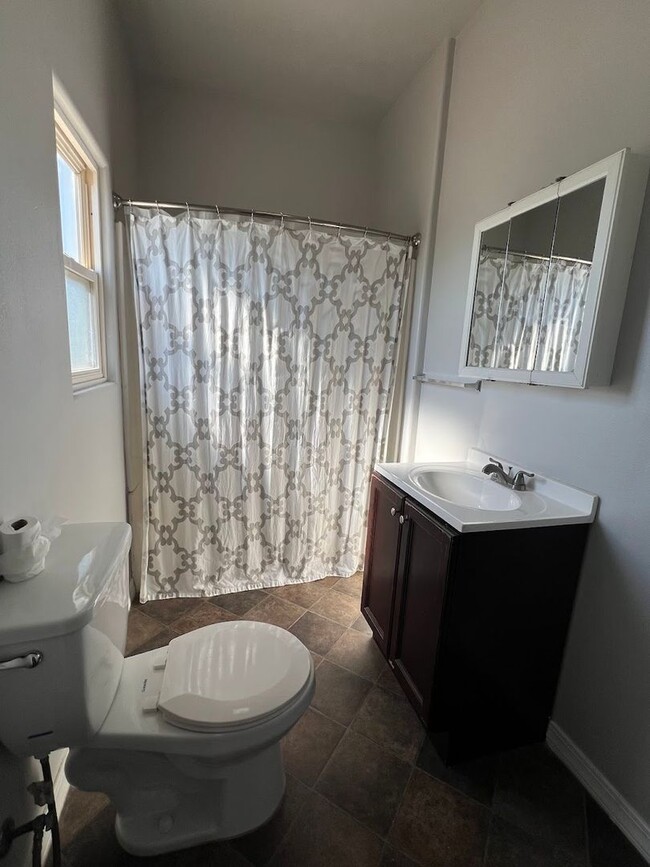 Building Photo - Adorable Country Home For Rent