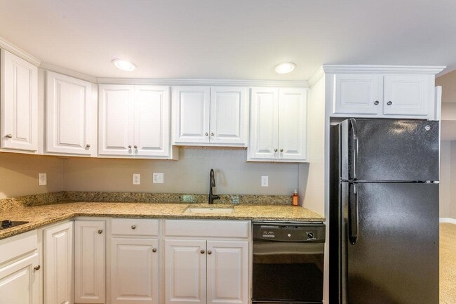 Building Photo - 4930 Brooksview Cir