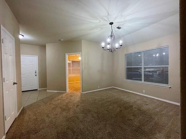 Building Photo - 376 Spruce Dr