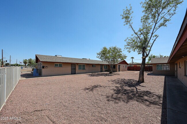 Building Photo - 4423 N 23rd Ave