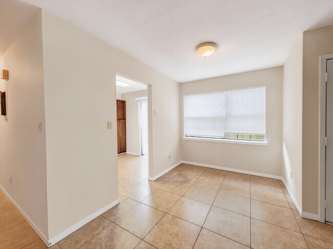Building Photo - "Charming 2-Bedroom with 2 Full Baths, $250 off the first month's rent!