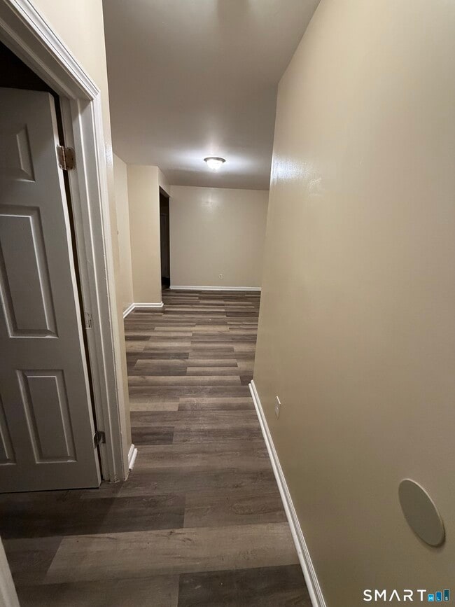 Building Photo - 147 Hazel St