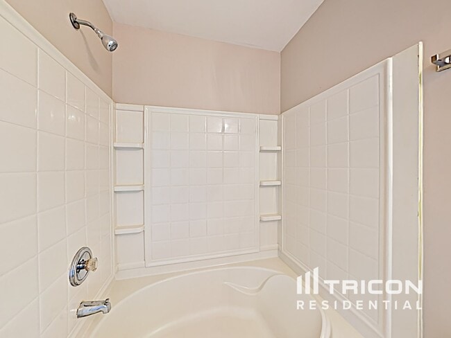 Building Photo - 5411 Peachwood Dr
