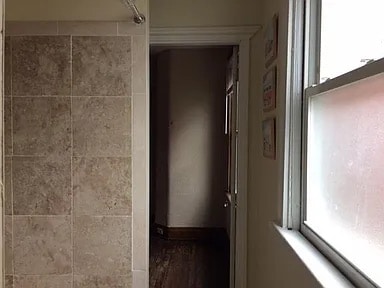 Building Photo - 2357 Stratford Ave