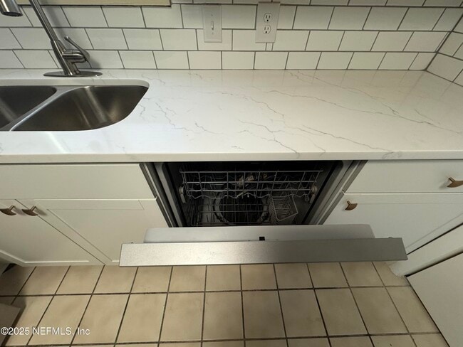 Building Photo - 4263 Windergate Dr