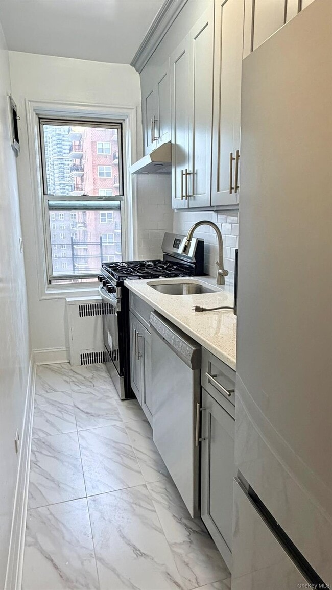 Building Photo - 112-15 72nd Rd