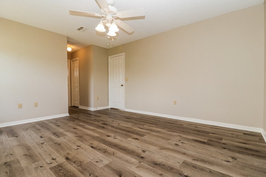 Building Photo - 3352 Bluestone Ave