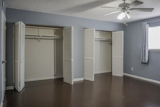 Building Photo - 10526 Hammerly Blvd