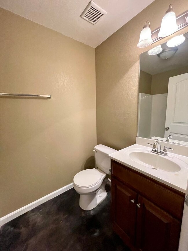 Building Photo - 3 Bed / 2 Bath in Brookland!
