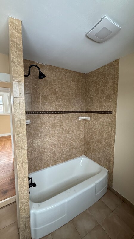 Building Photo - 5 Whipple Ct