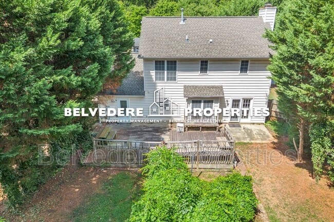 Building Photo - 2320 Meadow Gate Dr