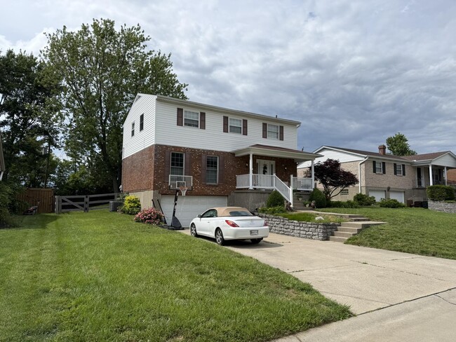 Building Photo - 2840 Campus Dr