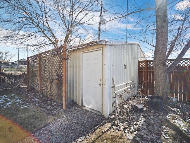 Building Photo - 4 Bed, 2 Bath Long Term Rental in GU District